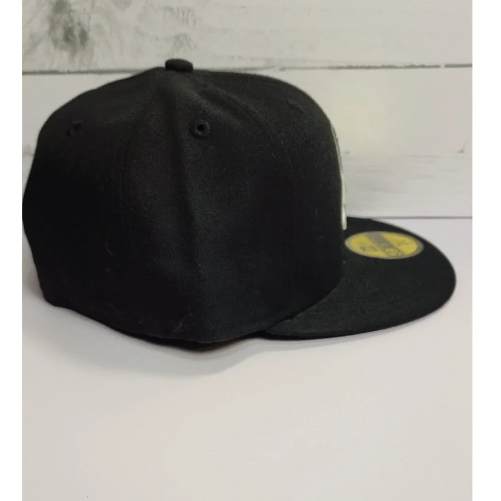 New Era 59FIFTY Tampa Bay Buccaneers Bucco Bruce Fitted Hat 7 3/8 Black NFL Cap